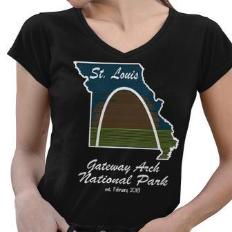 Gateway Arch Park St Louis Missouri Architecture Souvenier Women V-Neck T-Shirt - Seseable
