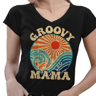 Groovy Mama 70S Aesthetic Nostalgia 1970S Retro Mom Women V-Neck T-Shirt - Seseable