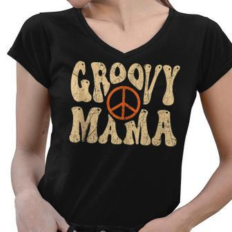 Groovy Mama 70S Aesthetic Nostalgia 1970S Retro Mom Women V-Neck T-Shirt - Seseable