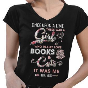 There Was A Girl Who Really Loved Books And Cats Women V-Neck T-Shirt - Thegiftio UK
