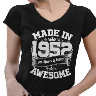 Vintage Crown Made In 1952 70 Years Of Being Awesome 70Th Birthday Graphic Design Printed Casual Daily Basic Women V-Neck T-Shirt - Thegiftio UK