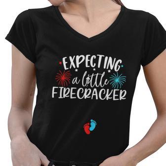 Womens Expecting A Little Firecracker Funny 4Th Of July Pregnant Women V-Neck T-Shirt - Monsterry AU