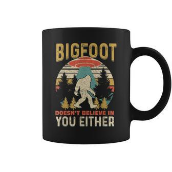 Bigfoot Doesnt Believe In You Either Funny Sasquatch Vintage Coffee Mug - Thegiftio UK