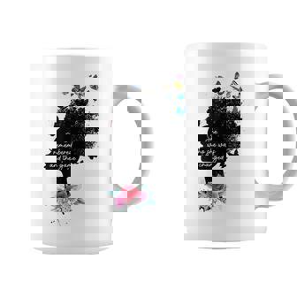 She Remembered Who She Was And The Game Changed Coffee Mug - Thegiftio UK
