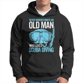 Never Underestimate An Old Man Who Love Scuba Diving For Dad Men Hoodie Graphic Print Hooded Sweatshirt - Thegiftio UK