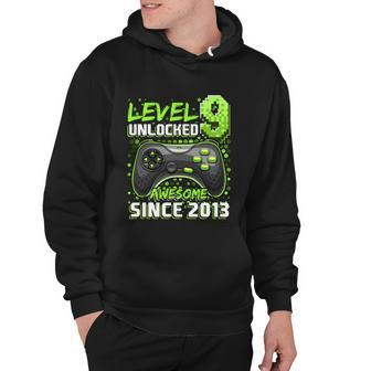 Level 9 Unlocked Awesome 2013 Video Game 9Th Birthday Gift V2 Hoodie - Monsterry UK