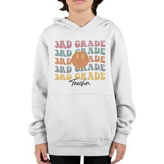 Groovy Vintage 3Rd Third Grade Teacher Back To School Gifts Graphic Design Printed Casual Daily Basic Youth Hoodie - Thegiftio UK