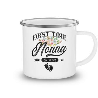 Pregnancy Announcement First Time Nonna Est2022 Floral Camping Mug - Thegiftio UK