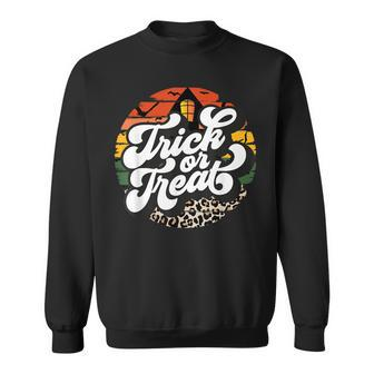 Retro Vintage Trick Or Treat Leopard Family Halloween Vibes Sweatshirt - Thegiftio UK