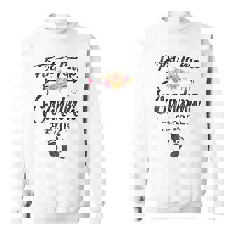 Womens First Time Grandma 2023 Pregnancy Announcement New Grandma Sweatshirt - Thegiftio