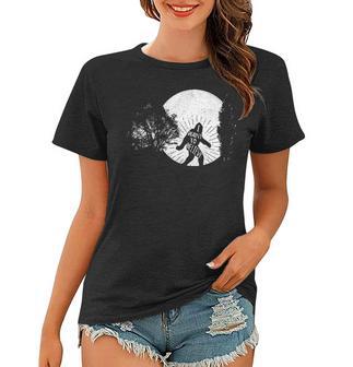 Bigfoot T Shirt I Want To Believe Seek Sasquatch Yeti Gift Women T-shirt - Monsterry DE