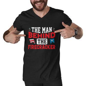 4Th Of July Pregnancy Gift The Man Behind The Firecracker Cool Gift Men V-Neck Tshirt - Monsterry