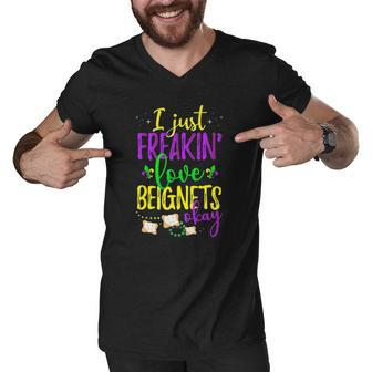 Freakin Love Beignets Mardi Gras Beignet Lover Men V-Neck Tshirt - Thegiftio UK