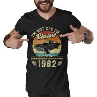Im Not Old Im A Classic Vintage 1982 40Th Birthday Gifts Men V-Neck Tshirt - Thegiftio UK