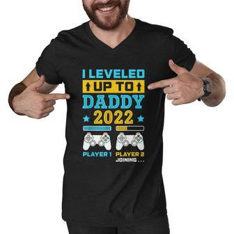Mens I Leveled Up To Daddy 2022 Soon To Be Dad Fathers Day Men V-Neck Tshirt - Thegiftio UK