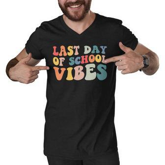 Retro Last Day Of School Vibes Summer Teacher Goodbye School Men V-Neck Tshirt - Seseable