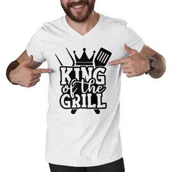 King Grill Grilling Gift Barbecue Fathers Day Dad Bbq V2 Men V-Neck Tshirt - Seseable