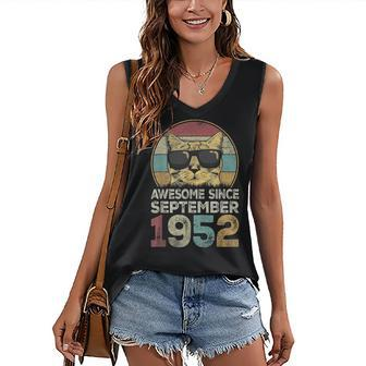 Awesome Since September 1952 70Th Birthday Gifts Cat Lovers Women's V-neck Casual Sleeveless Tank Top - Thegiftio