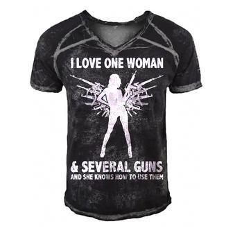 Love One Woman - She Knows How To Use Them Men's Short Sleeve V-neck 3D Print Retro Tshirt