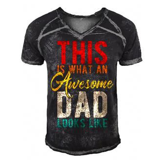 Mens This Is What An Awesome Dad Looks Like Fathers Day Men's Short Sleeve V-neck 3D Print Retro Tshirt - Thegiftio