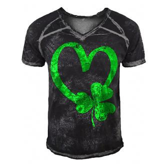 Vintage Happy St Patricks Day Irish Lucky Shamrock Heart Men's Short Sleeve V-neck 3D Print Retro Tshirt - Thegiftio UK