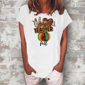 Teacher Peace Love Fall 1St Grade Women's Loosen T-shirt - Seseable