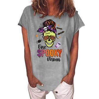 One Spooky Mama Mom Halloween Skull Messy Hair Bun Mother Women's Loosen T-shirt - Seseable