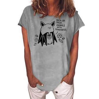 Trick Or Treat Animals With Kindness Bat Halloween Costume Women's Loosen T-shirt - Seseable
