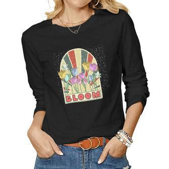 Boho Vintage Bloom Wildflowers Design Women Graphic Long Sleeve T-shirt - Seseable