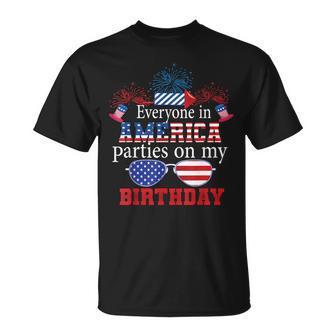 4Th Of July Birthday Gifts Funny Bday Born On 4Th Of July Unisex T-Shirt - Seseable