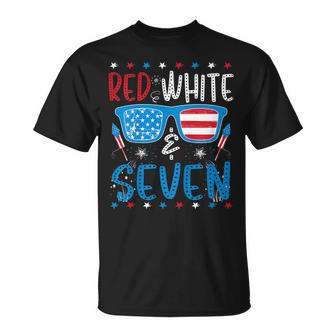 Kids Red White & Seven Funny 7Th Birthday 4Th Of July Boys Girls Unisex T-Shirt | Seseable FR
