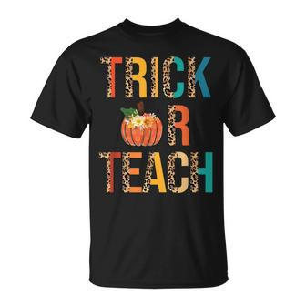 Leopard Trick Or Teach Pumpkin Teacher Halloween Costume Unisex T-Shirt - Seseable