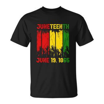 Retro Raised Fist Black History Juneteenth Freedom T-Shirt - Thegiftio UK