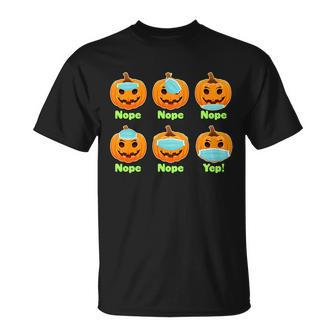 Right And Wrong Way To Wear Masks Pumpkins T-Shirt - Thegiftio UK