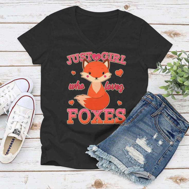 Cute Just A Girl Who Loves Foxes V2 Women V-Neck T-Shirt