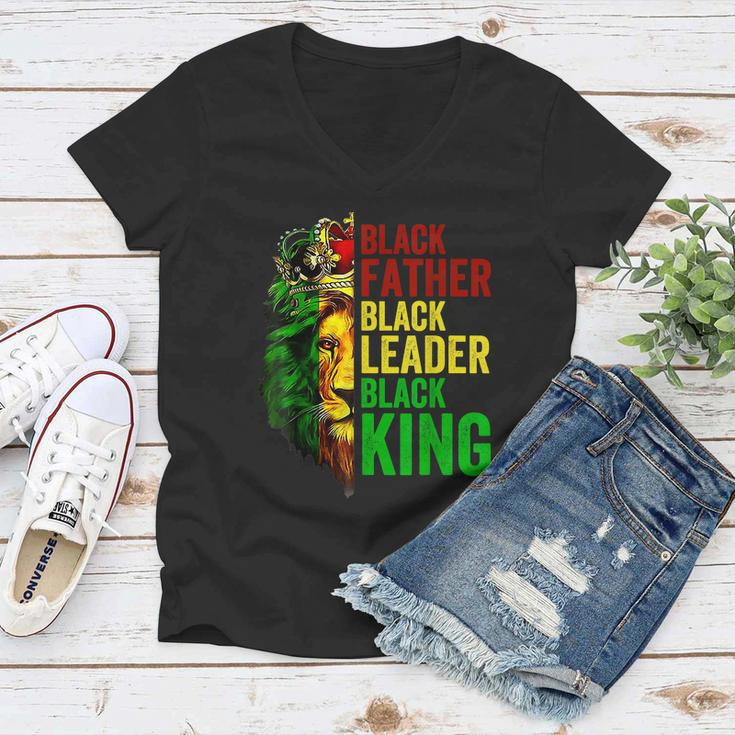 Mens Juneteenth Fathers Day Black Father King African American Women V-Neck T-Shirt