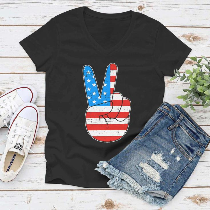 Peace Hand Sign For 4Th Of July American Flag Women V-Neck T-Shirt