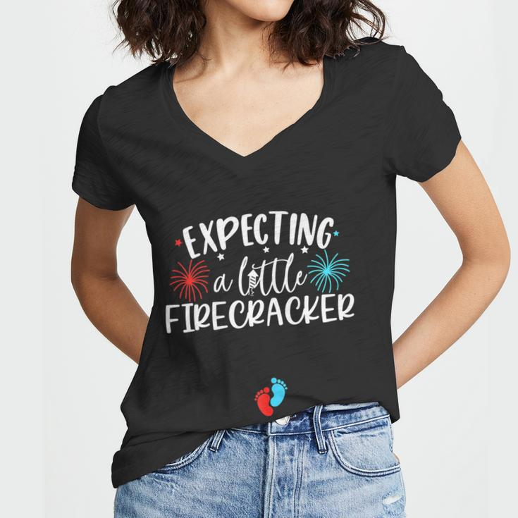Womens Expecting A Little Firecracker Funny 4Th Of July Pregnant Women V-Neck T-Shirt