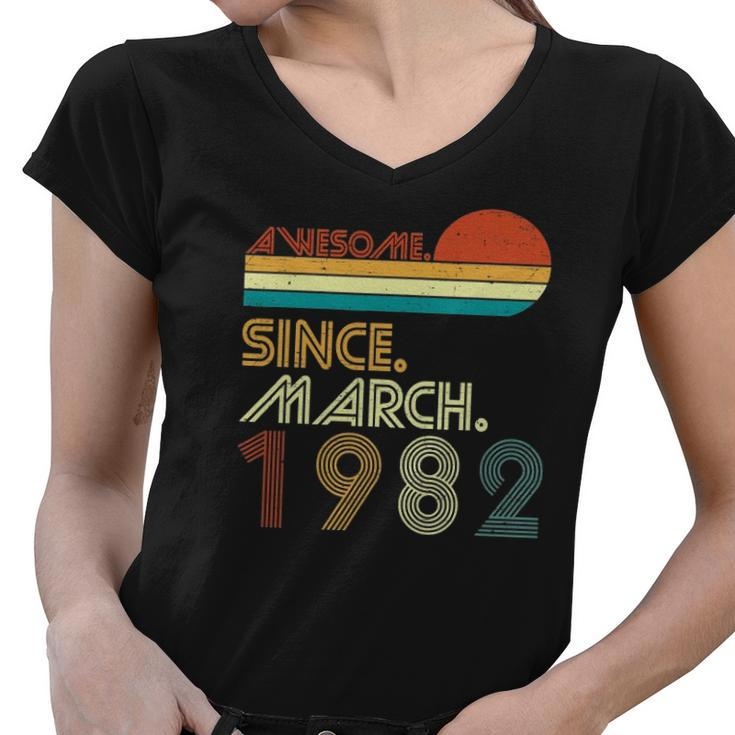 41St Birthday Vintage Awesome Since March 1982 41 Years Women V-Neck T-Shirt