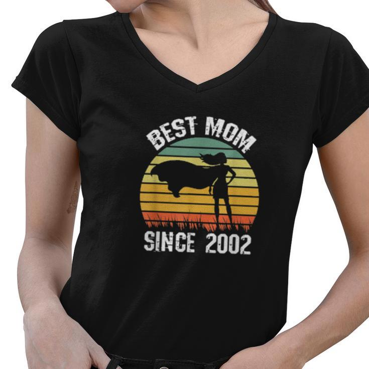 Best Mom Since 2002 Hero Super Mother Birthday Retro Vintage Women V-Neck T-Shirt