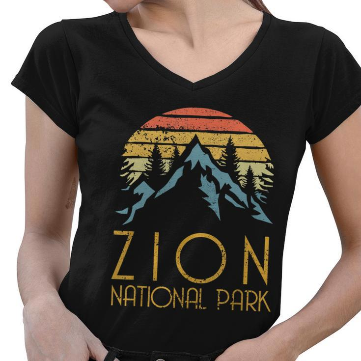 Cool Gift Vintage Retro Zion National Park Utah Gift Tshirt Women V-Neck T-Shirt
