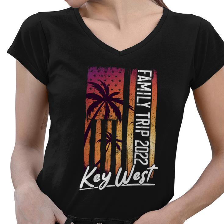 Florida Family Vacation 2022 Key West Family Trip 2022 Cool Gift Women V-Neck T-Shirt