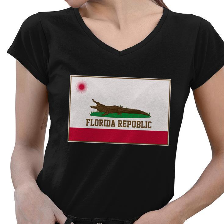 Florida Republic Vintage Alligator Flag Women V-Neck T-Shirt