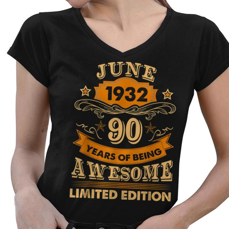 June 90 Year Old Vintage 1932 90Th Birthday  Women V-Neck T-Shirt