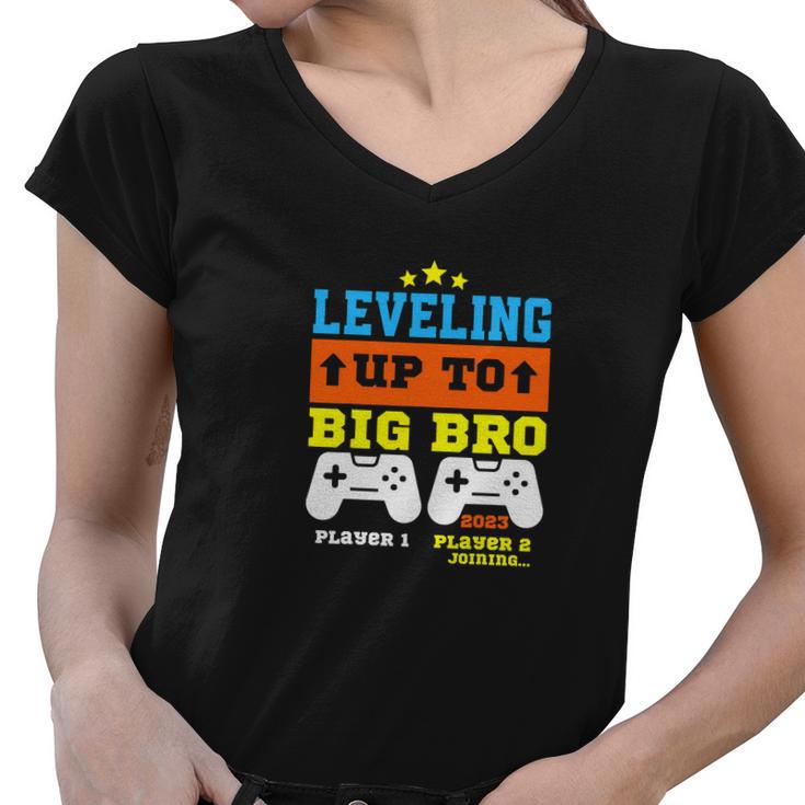 Leveling Up To Big Bro 2023 Pregnancy Announcement Funny Women V-Neck T-Shirt