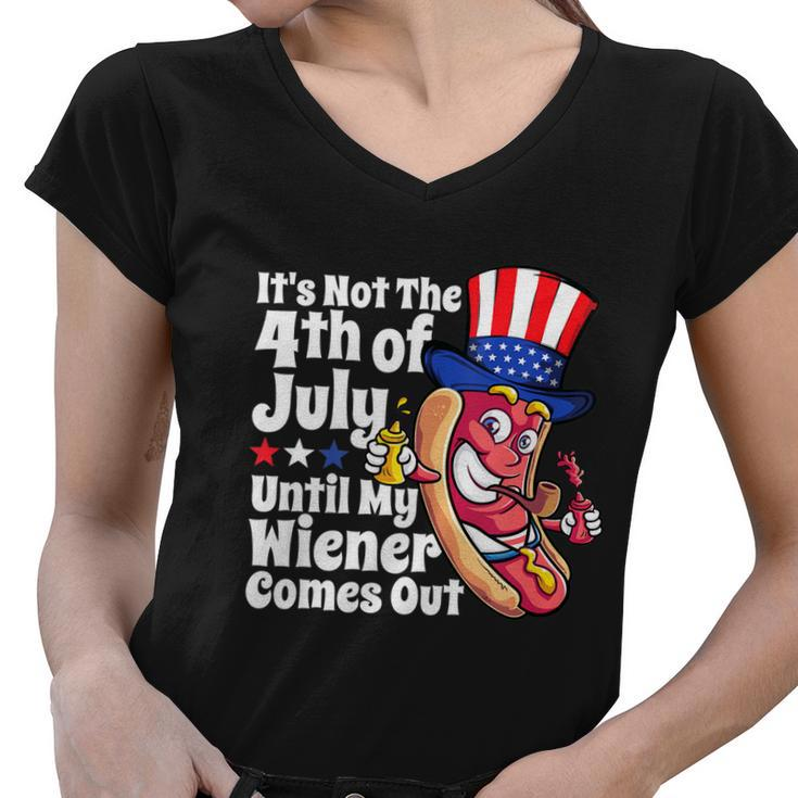 Mens Funny 4Th Of July Hot Dog Wiener Comes Out Adult Humor Gift Women V-Neck T-Shirt