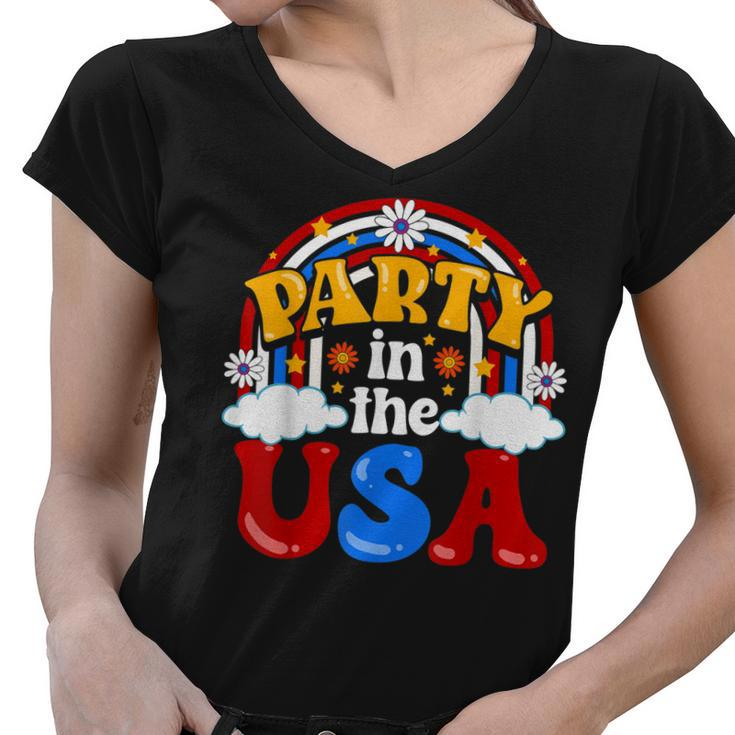 Party In The Usa Vintage Daisy Flowers 4Th Of July Patriotic  Women V-Neck T-Shirt