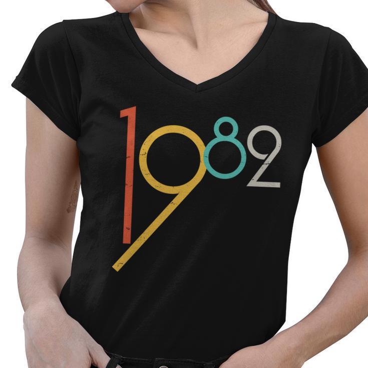 Retro Vintage 1982 40Th Birthday Women V-Neck T-Shirt