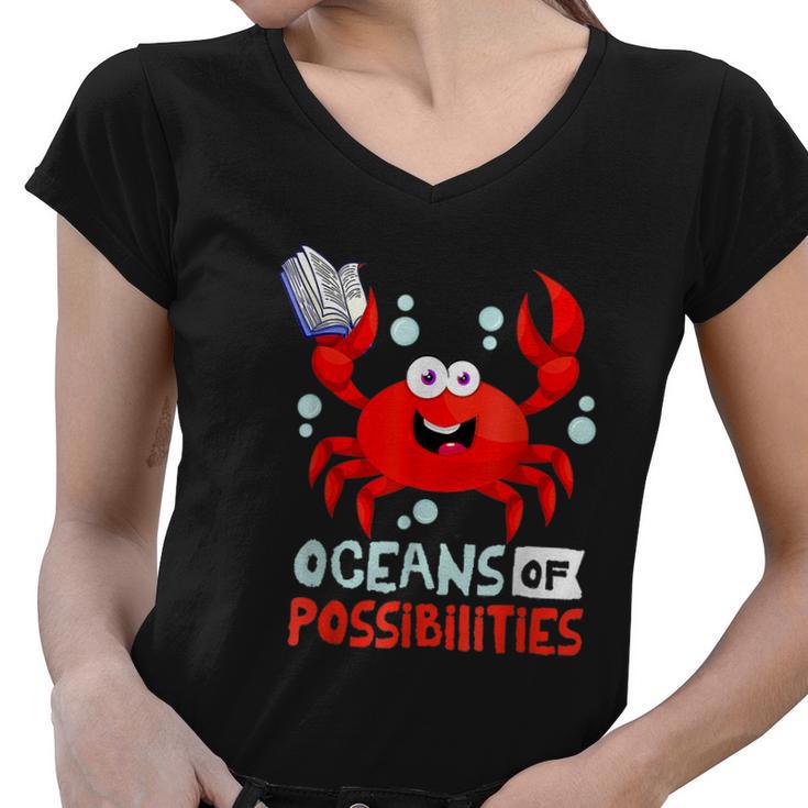 Summer Reading 2022 An Ocean Of Possibilities Cute Prize Crab Women V-Neck T-Shirt