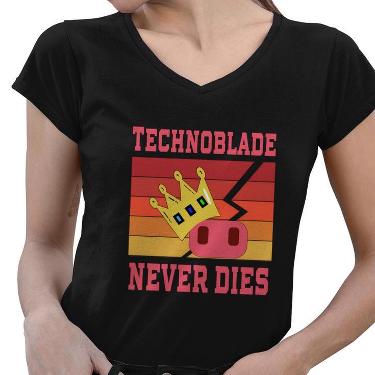 Technoblade Never Dies V4 Women V-Neck T-Shirt